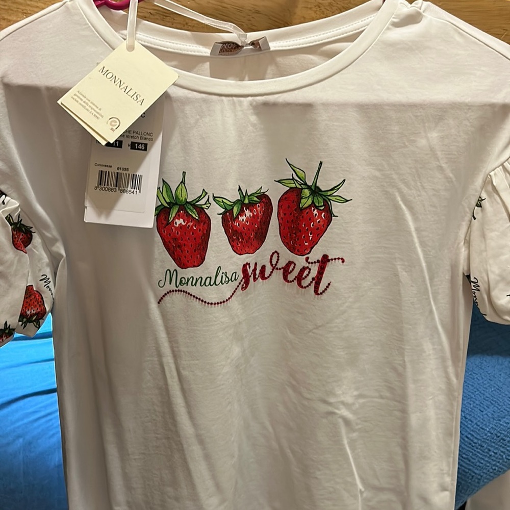 Girls, Monnalisa top red strawberries, and diamonds